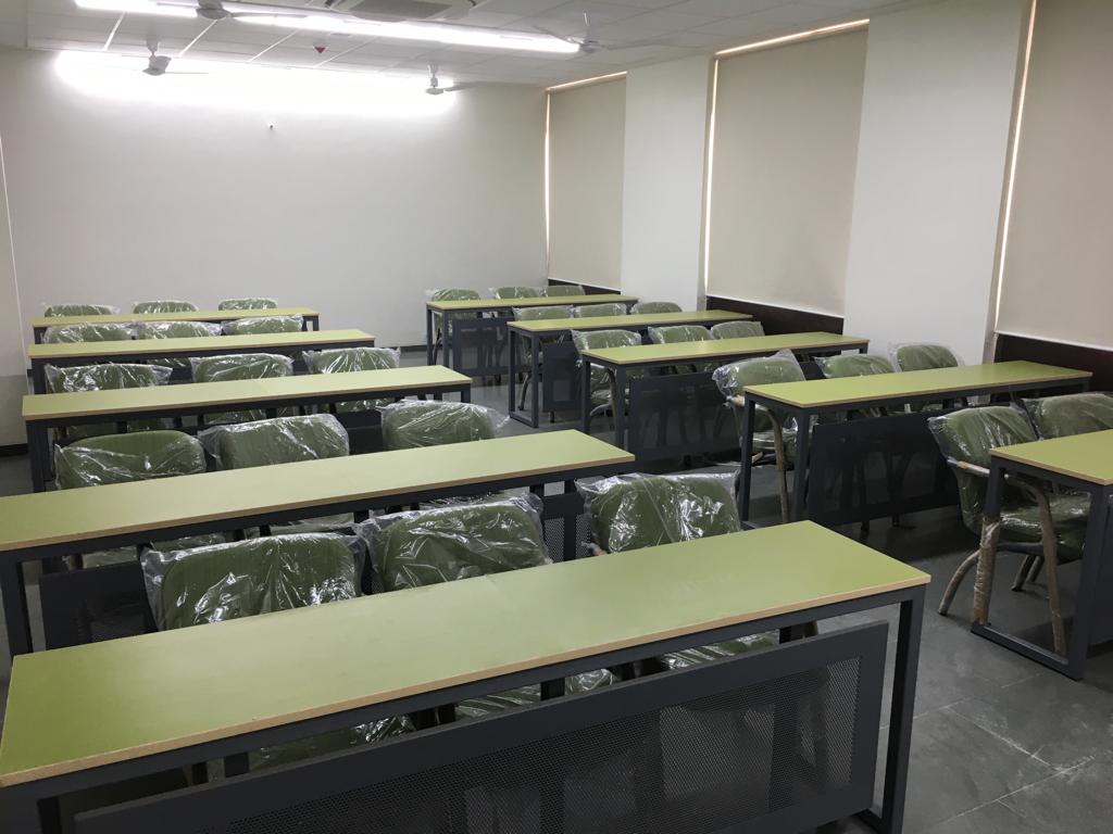 auro Univercity (3)